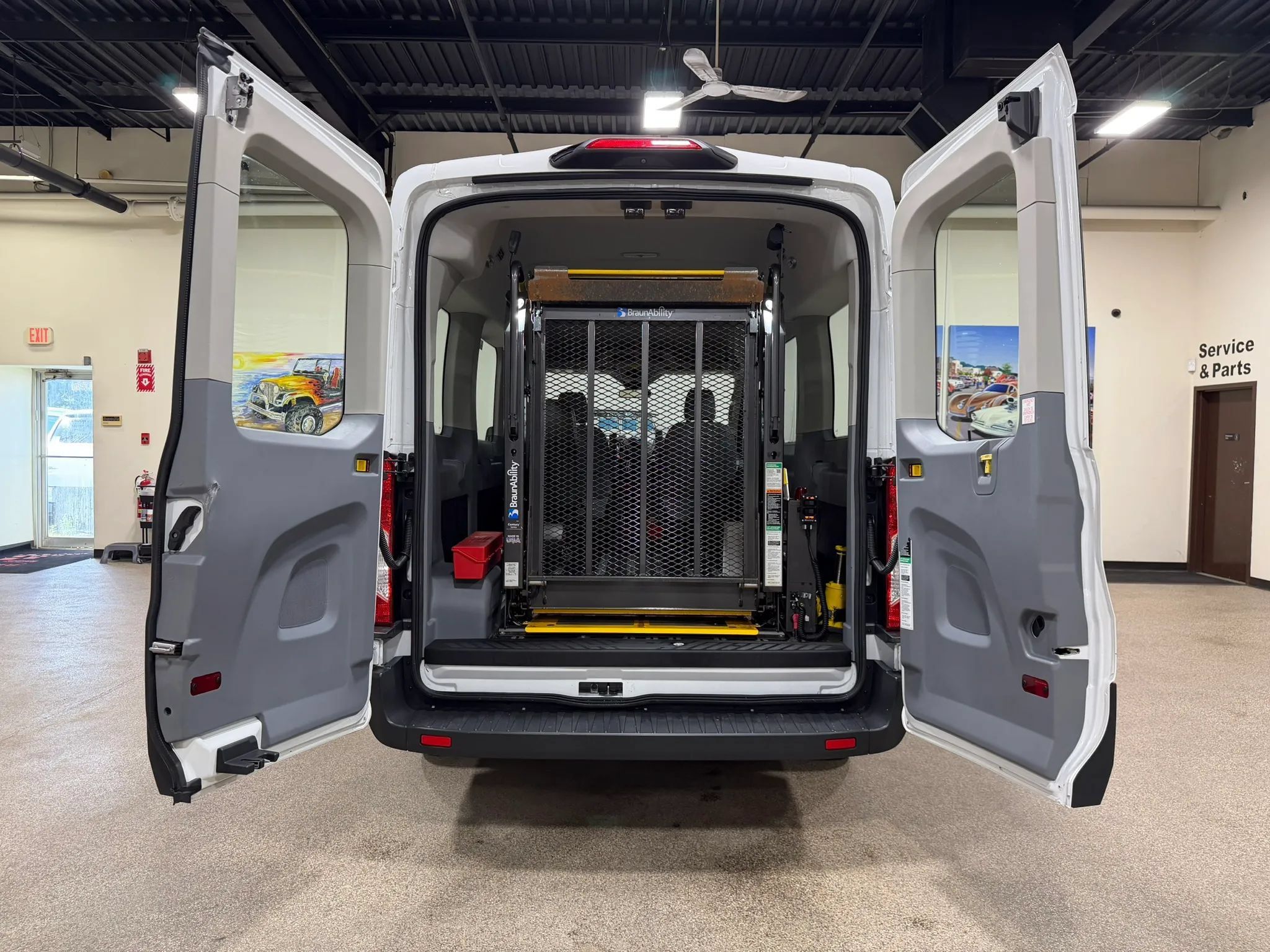 Used 2018 Ford Transit 150 XL RWD image 42