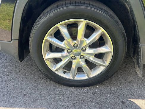 Used 2016 Jeep Cherokee Limited FWD image 28