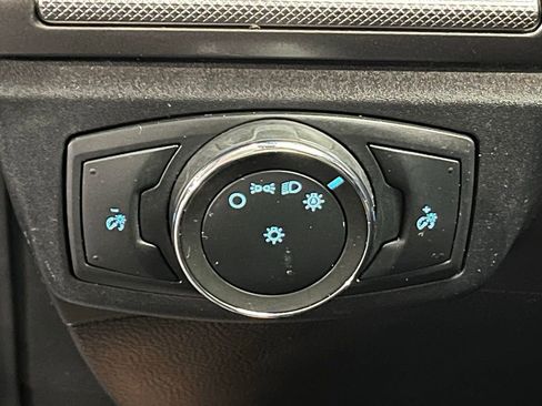 Used 2020 Ford Fusion SE FWD image 12