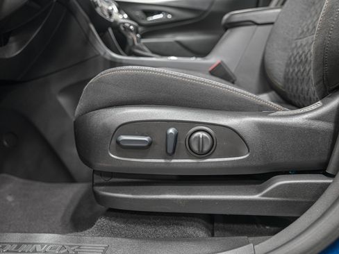 Used 2023 Chevrolet Equinox LT image 14