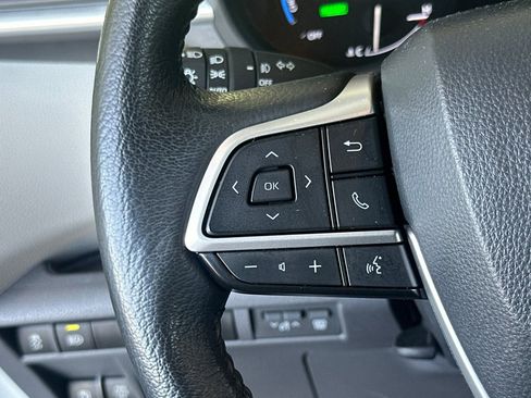 Certified 2024 Toyota Sienna XLE FWD image 28