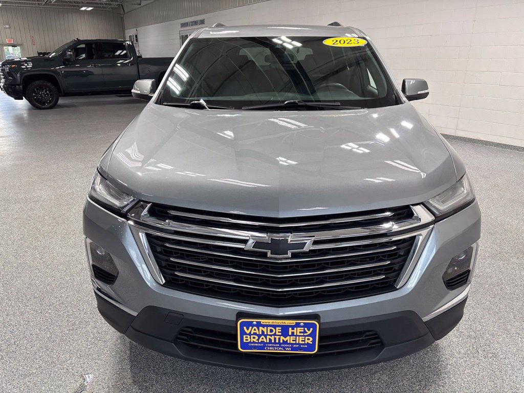 Used 2023 Chevrolet Traverse LT AWD/4WD image 2