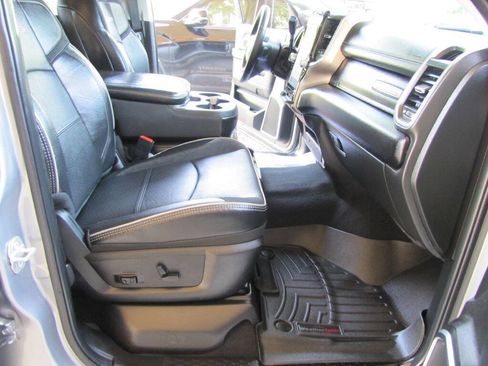 Used 2024 RAM 2500 Laramie image 22