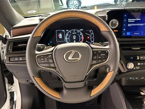 Certified 2025 Lexus ES 350 Ultra Luxury w/ Accessory Package (Z2) image 18