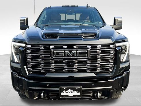 Used 2025 GMC Sierra 3500 Denali Ultimate image 16