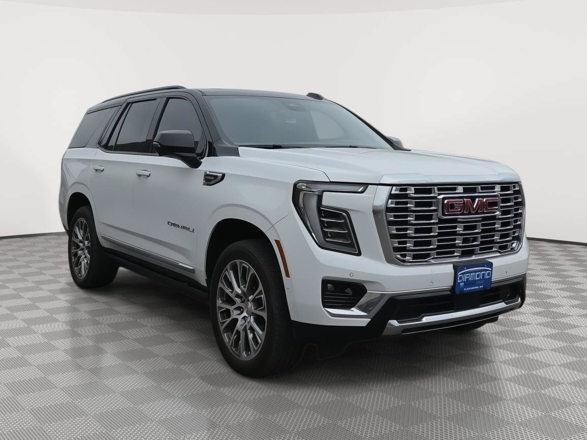 Used 2025 GMC Yukon Denali w/ Denali Reserve Package AWD/4WD image 3