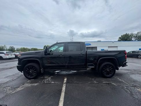 Used 2025 Chevrolet Silverado 3500 High Country w/ High Country Premium Package AWD/4WD image 5