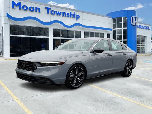 Used 2024 Honda Accord Sport image 3