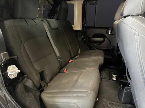 Used 2019 Jeep Wrangler Unlimited Sport S AWD/4WD image 29
