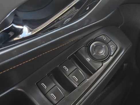 Used 2018 Chevrolet Traverse LT FWD image 27