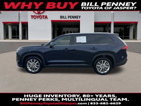 Used 2024 Toyota Grand Highlander AWD image 3