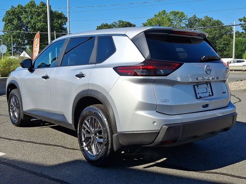 Certified 2025 Nissan Rogue S image 4