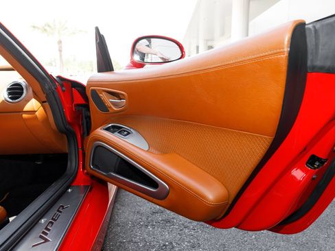 Used 2014 SRT Viper GTS w/ GTS Laguna Interior Package RWD image 50