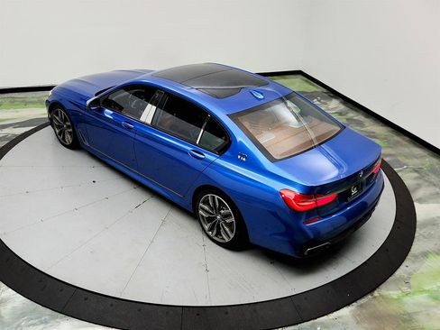 Used 2018 BMW M760i xDrive AWD/4WD image 36