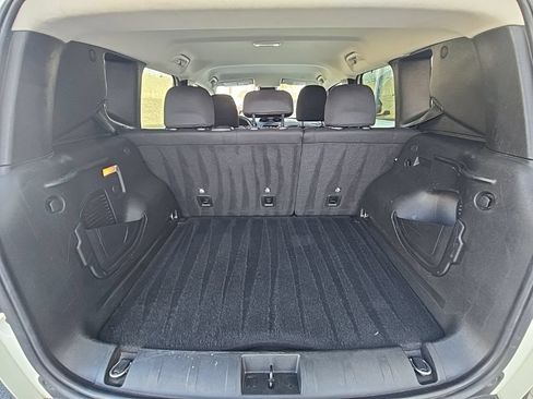 Used 2023 Jeep Renegade Trailhawk AWD/4WD image 37