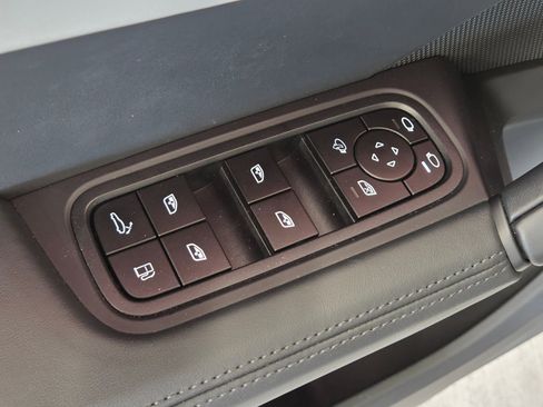 Certified 2026 Porsche Cayenne E-Hybrid Coupe AWD/4WD image 15