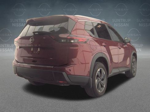 Used 2025 Nissan Rogue SV w/ SV Premium Package FWD image 37