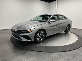 Used 2025 Hyundai Elantra SEL FWD video 1