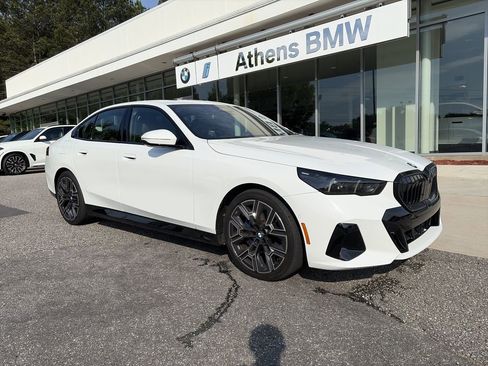 Certified 2024 BMW 530i w/ M Sport Package RWD image 2
