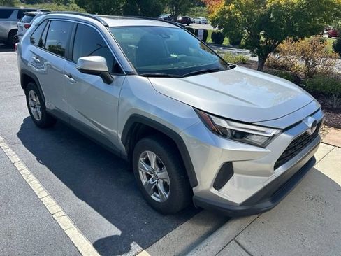 Used 2023 Toyota RAV4 XLE w/ Convenience Package AWD/4WD image 4