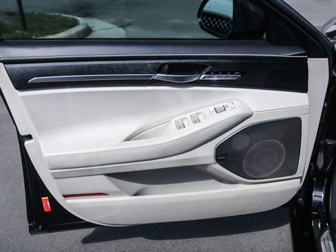 Used 2020 Genesis G90 3.3T Premium image 45