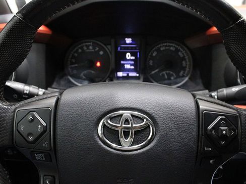 Used 2016 Toyota Tacoma TRD Sport image 19