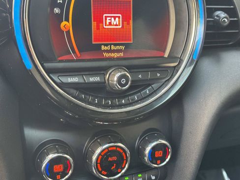 Used 2019 MINI Cooper S w/ Signature Upholstery Package FWD image 16