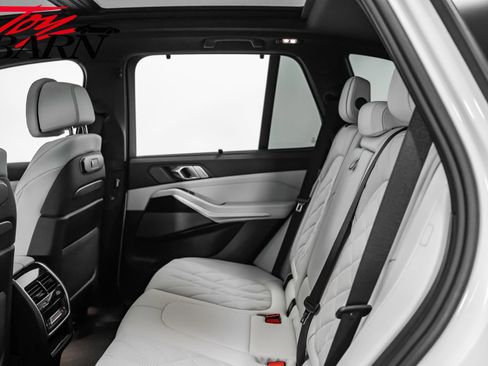 Used 2024 BMW X5 M60i image 51