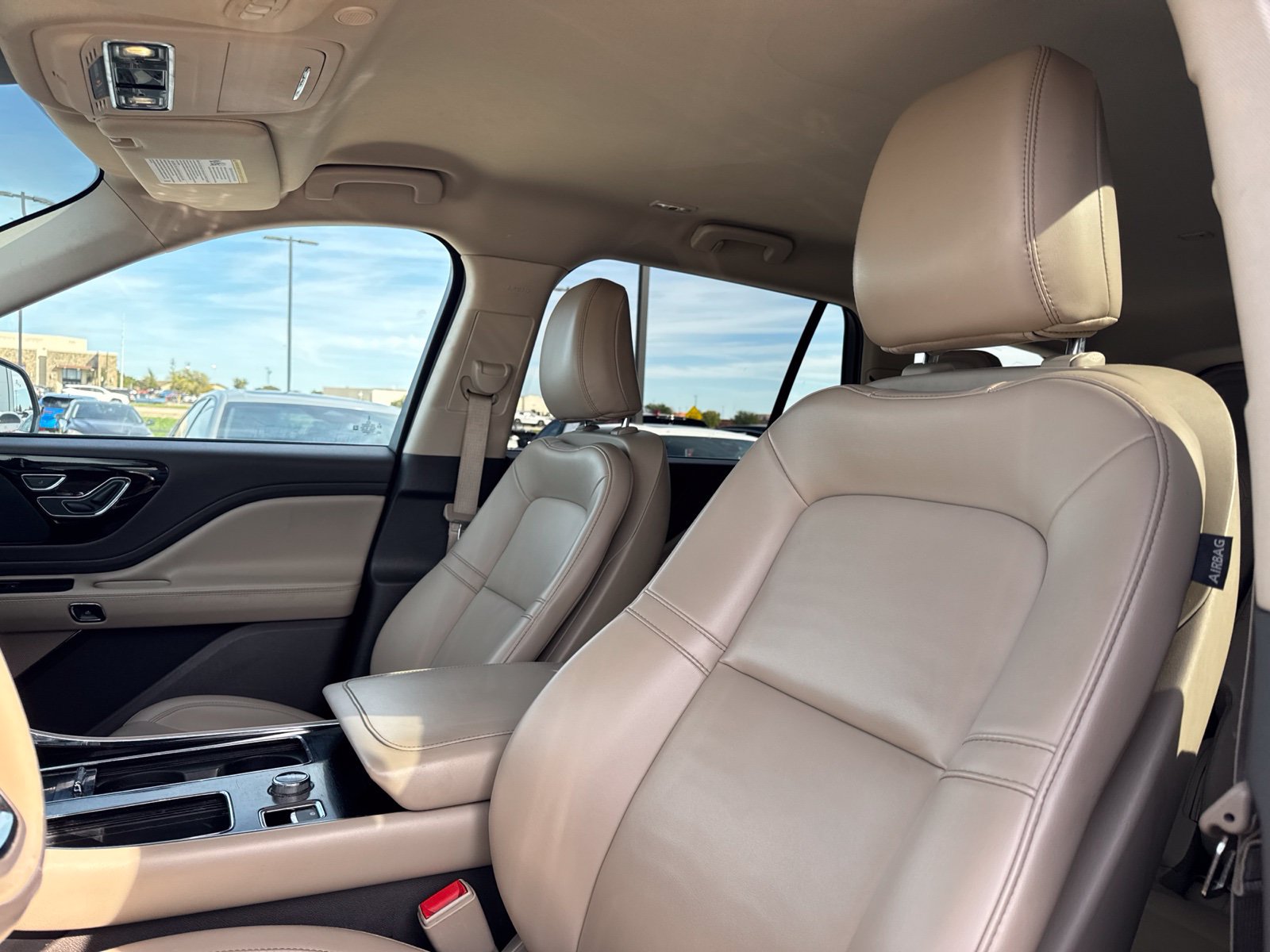 Used 2021 Lincoln Aviator 2WD w/ Elements Package image 10