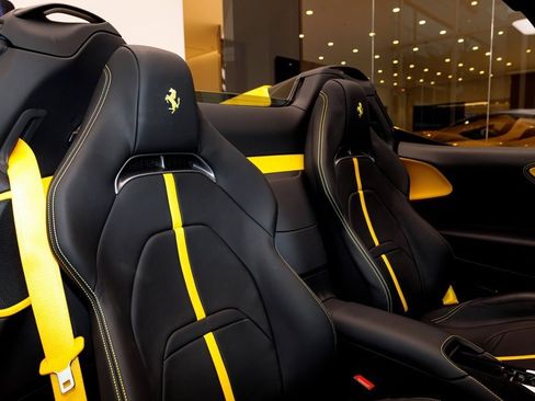 Used 2024 Ferrari SF90 Spider image 38