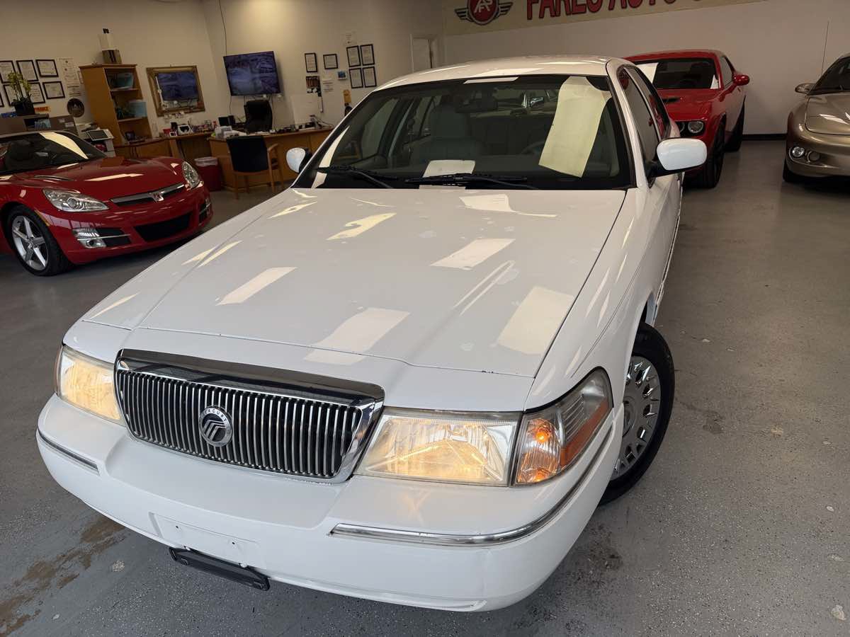 Used 2004 Mercury Grand Marquis GS RWD image 9