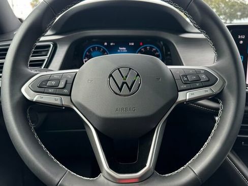 New 2024 Volkswagen Atlas Cross Sport SE FWD image 23