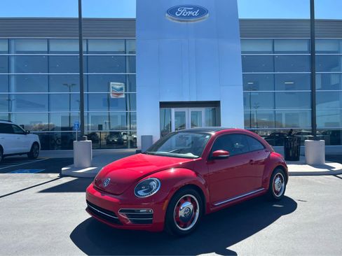 Used 2018 Volkswagen Beetle 2.0T Coast image 1