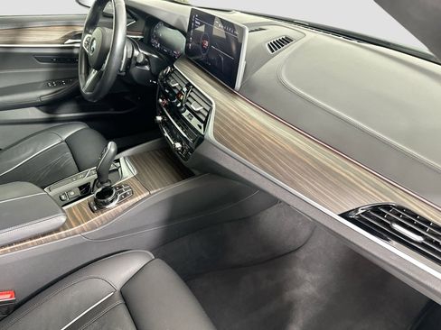 Certified 2023 BMW M550i xDrive w/ Dynamic Handling Package image 31