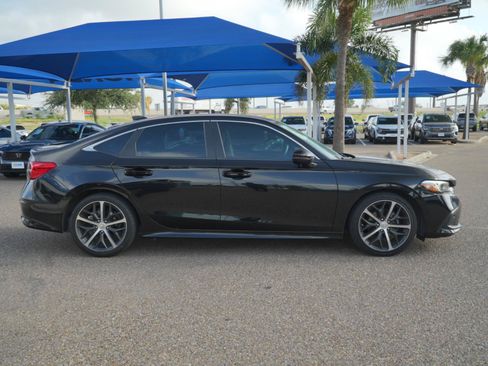 Used 2023 Honda Civic Touring image 4