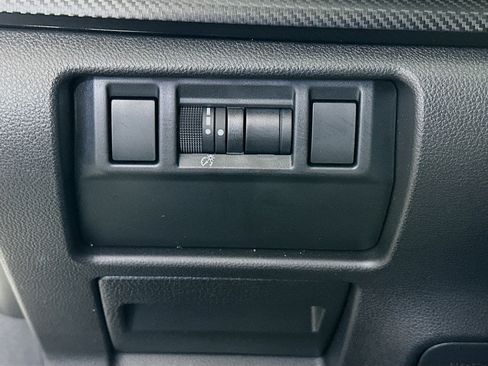 Used 2024 Subaru Crosstrek 2.0i Premium image 16