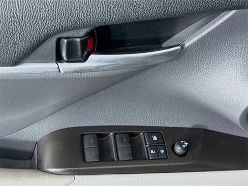 Used 2021 Toyota Camry LE w/ Carpet Mat Package (TMS) image 17