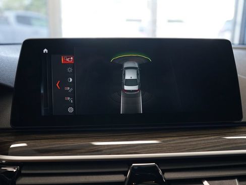 Used 2018 BMW 530i xDrive AWD/4WD image 36