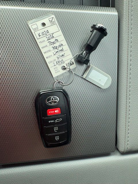 Used 2025 Toyota Sequoia Limited w/ Tow Technology Package AWD/4WD image 6