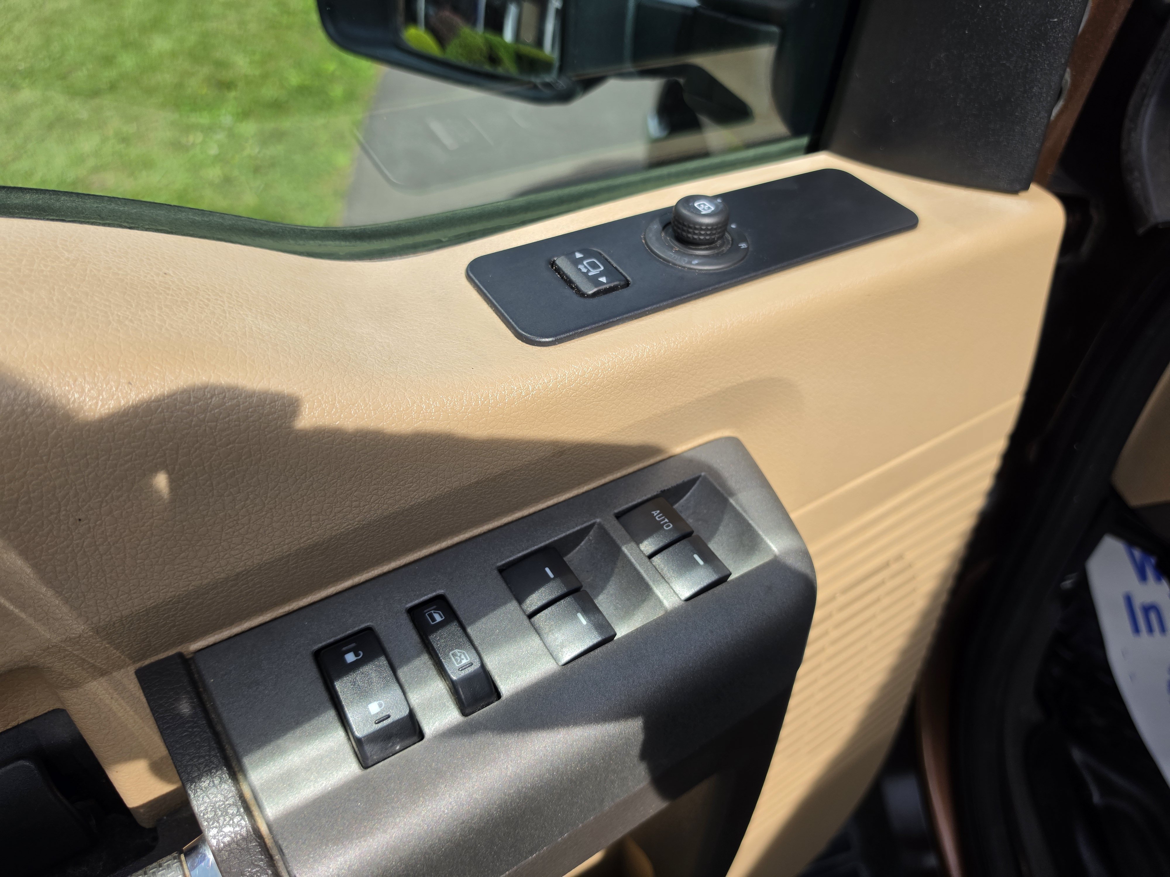 Used 2011 Ford F350 Lariat w/ Chrome Pkg AWD/4WD image 20