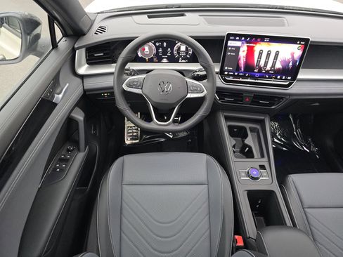 New 2026 Volkswagen Tiguan SE R-Line image 19