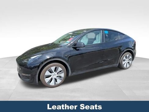 Used 2024 Tesla Model Y Long Range AWD/4WD image 2