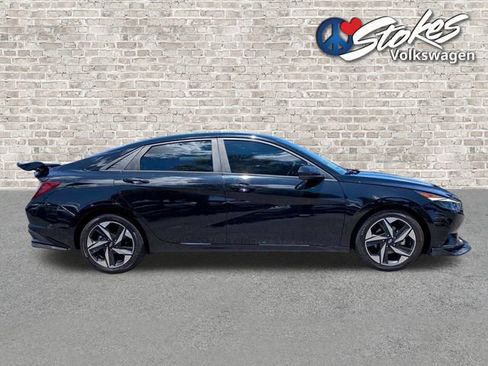Used 2023 Hyundai Elantra SEL w/ Convenience Package FWD image 3