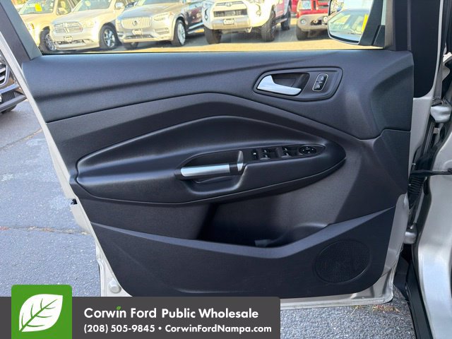 Used 2018 Ford Escape SE w/ SE Sync 3 Package AWD/4WD image 14