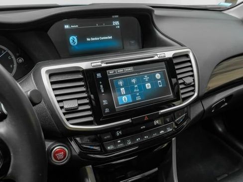 Used 2017 Honda Accord EX-L image 31