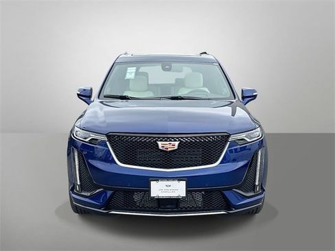 Used 2025 Cadillac XT6 Sport w/ Technology Package image 12