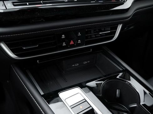 New 2026 Volkswagen Atlas SE FWD image 17