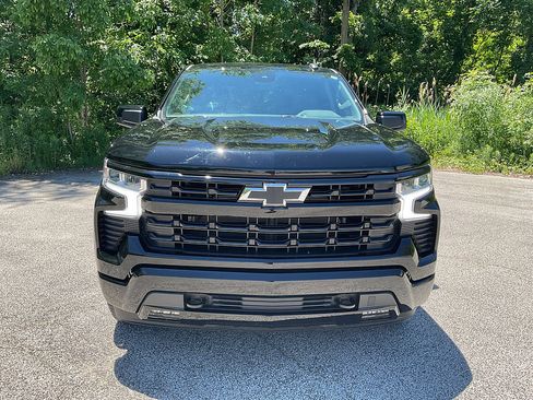 Used 2023 Chevrolet Silverado 1500 RST w/ Z71 Off-Road Package AWD/4WD image 2