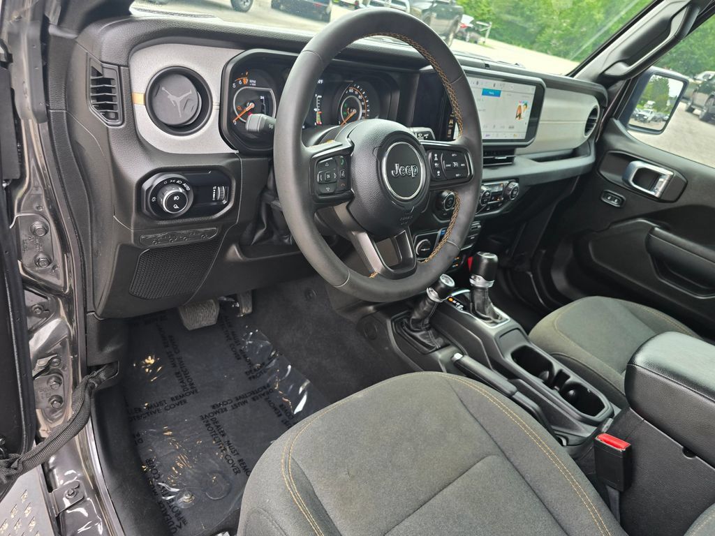 Used 2024 Jeep Gladiator Sport AWD/4WD image 23