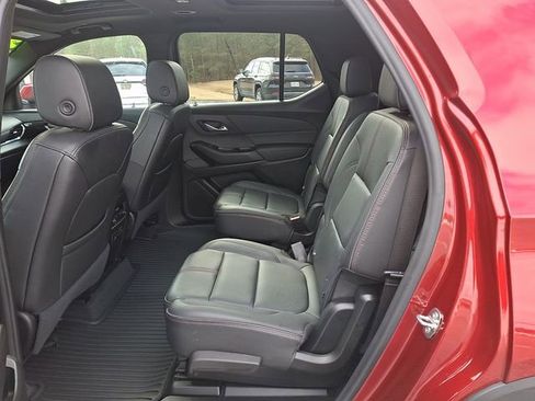 Used 2023 Chevrolet Traverse RS image 10